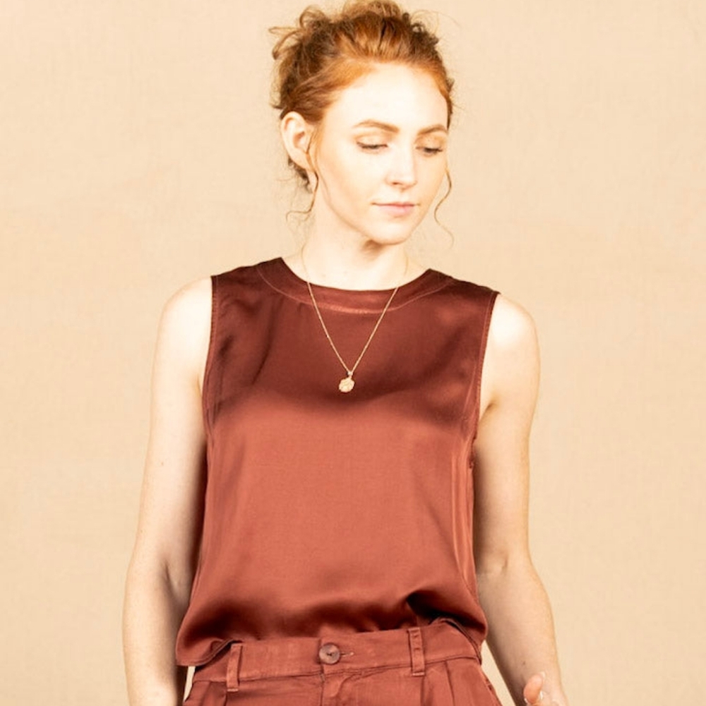 《 Siyu 》 NWT Rust Sleeveless Blouse